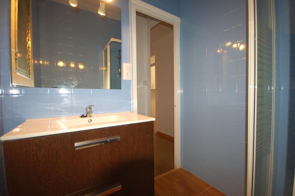 Lets Holidays Apartment Barcelona Near Beach Номер фото